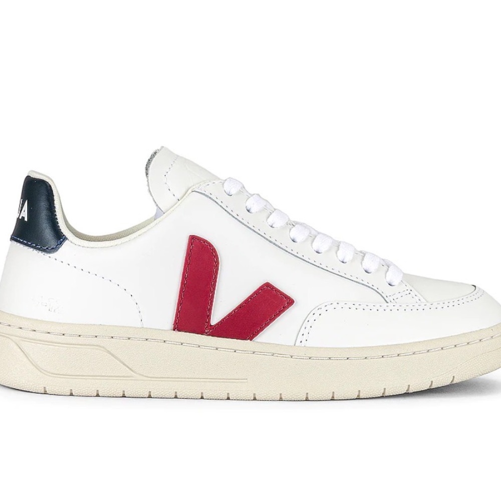 Veja sneakers size 38 NWT